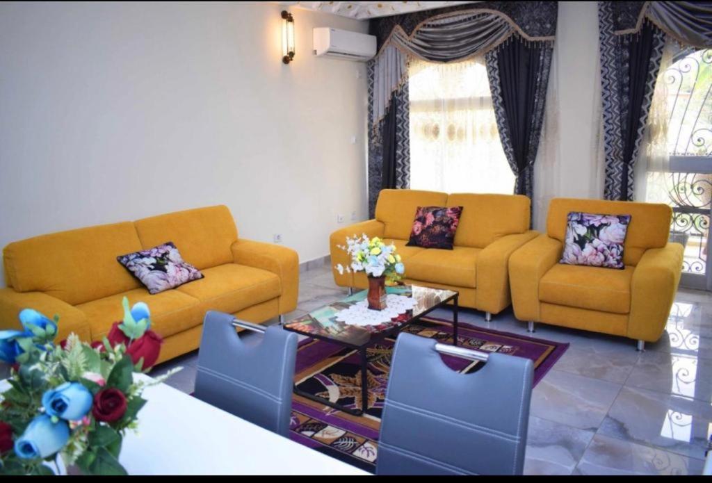 Residence Ambassa Etienne & Therese Yaoundé 外观 照片