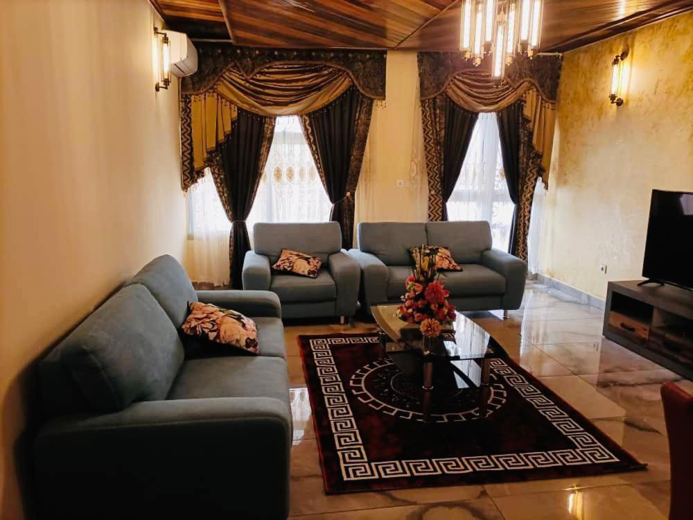 Residence Ambassa Etienne & Therese Yaoundé 外观 照片